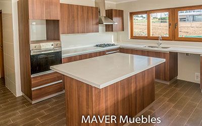 Muebles de cocina modernos y a medida Marbella Country Club, Zapallar, Puchuncavi, Cubierta de cuarzo, puertas de melamina