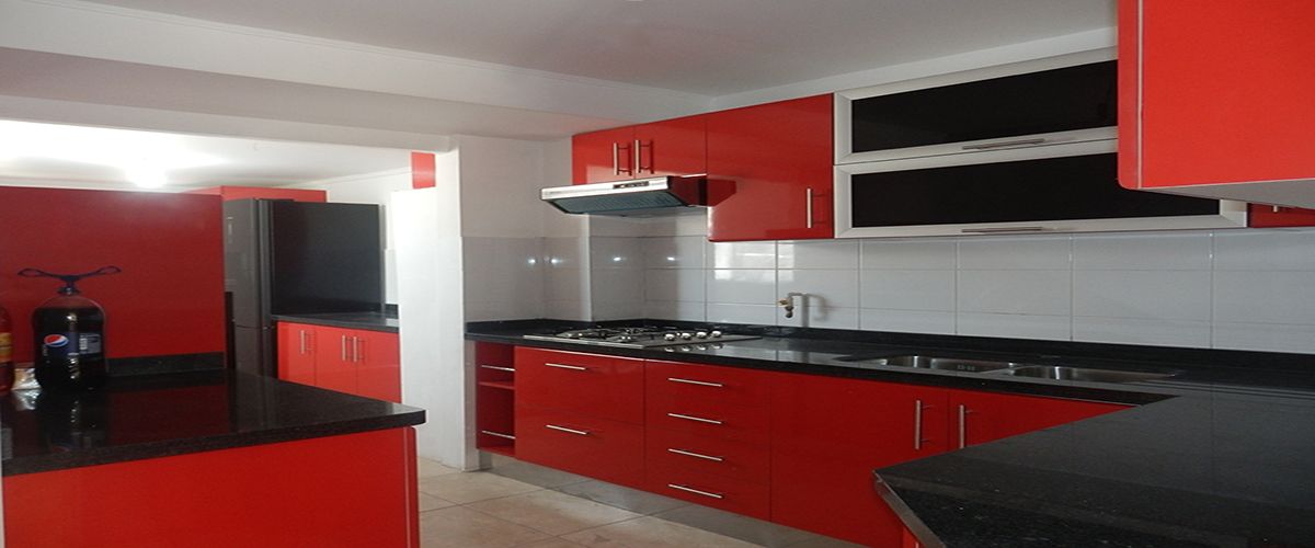 muebles de cocina modernos puertas postformados alto brillo color rojo brillante cubierta de granito negro san gabriel o negro absoluto 5