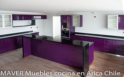 Muebles de cocina41 cubierta de cuarzo negro instalada en Arica